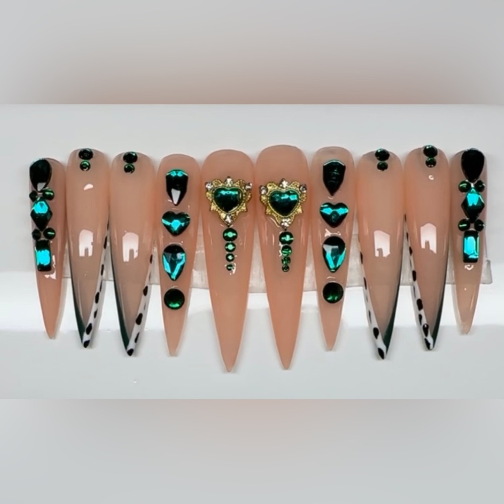 Green bling press on nails with v French